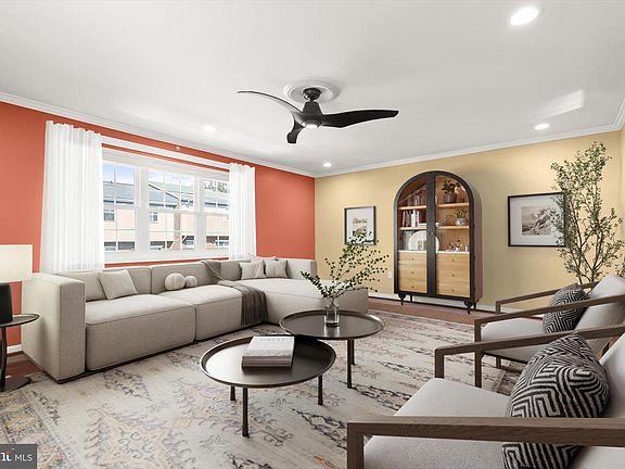 3rd image of 8 Middleview Ct