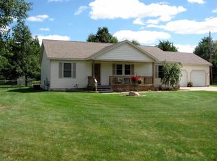 3933 Driftwood Dr, Cadillac, MI 49601