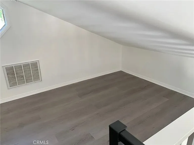 5820 Calvin Ave — Photo 14