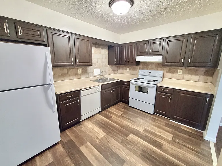 Derby Run Apartments — Photo 111