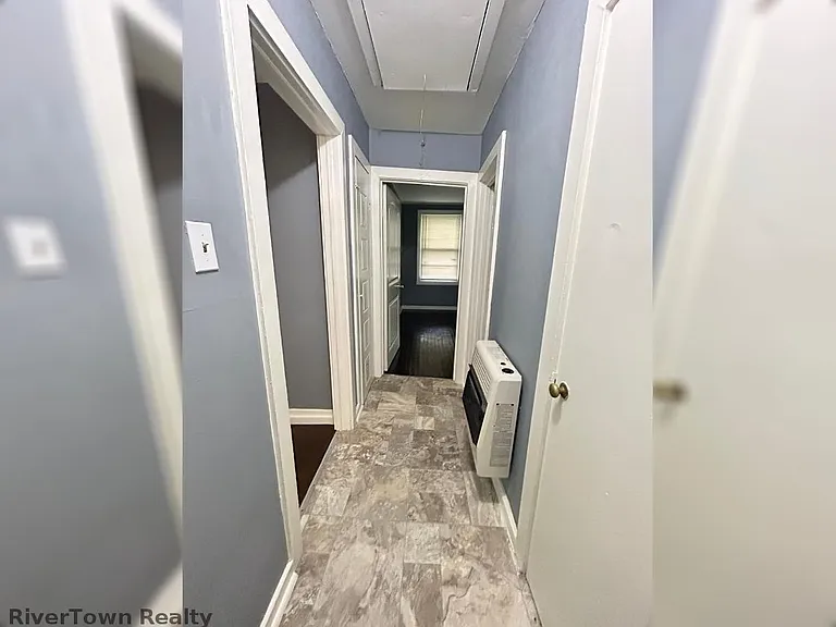 2718 Windsor Pkwy — Photo 3