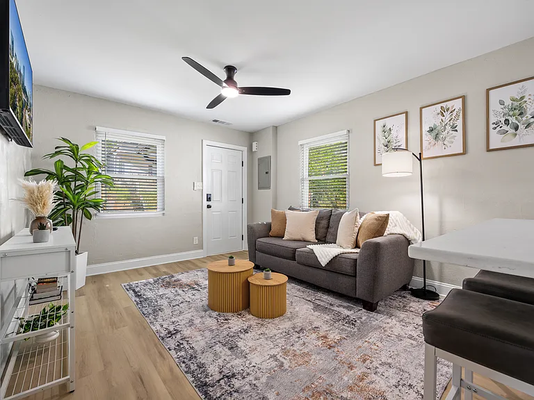 153 S Ave SE #1 — Photo 13