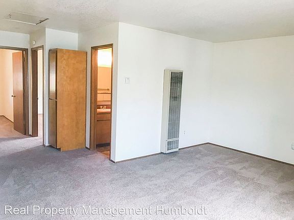 3rd image of 1016 Loni Dr APT C