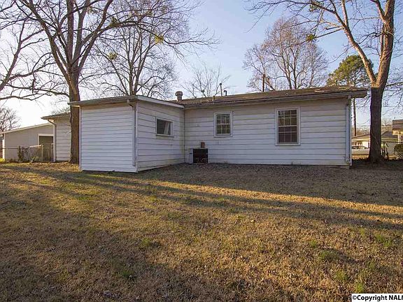 4th image of 2904 Baywood Cir SW