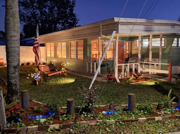 752 Driftwood Ln, Tarpon Springs, FL 34689