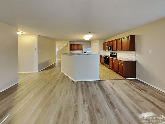 2nd image of 140 Wistoria Ct