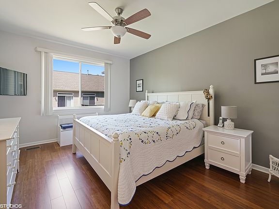 4th image of 20925 W Blossom Ln #20925