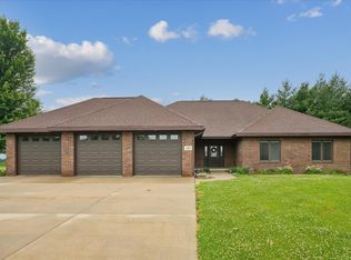 105 Leibold Ct, East Dubuque, IL 61025