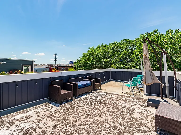 2208 Montrose St — Photo 33