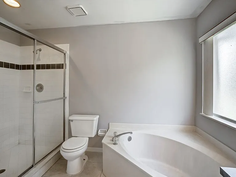 1033 Lake Davenport Blvd — Photo 17
