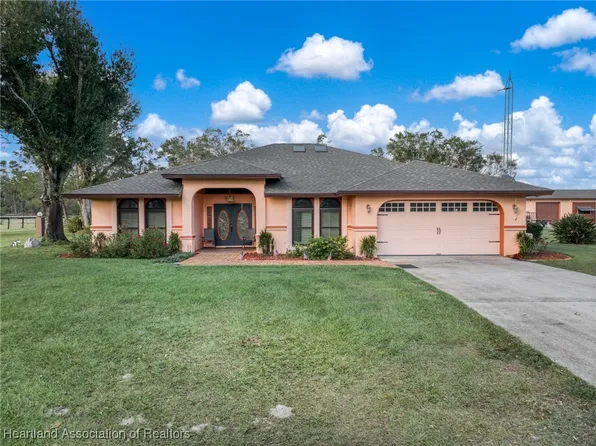 2500 Lake Josephine Dr, Sebring, FL 33875