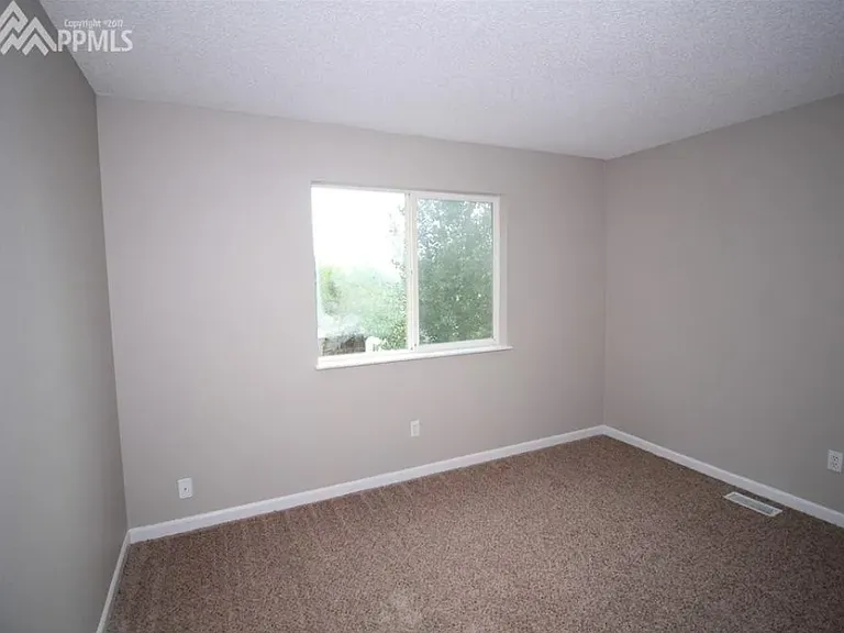 805 Ancestra Dr — Photo 11