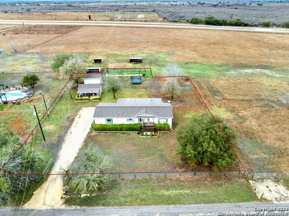 351 CR 4631, Hondo, TX 78861