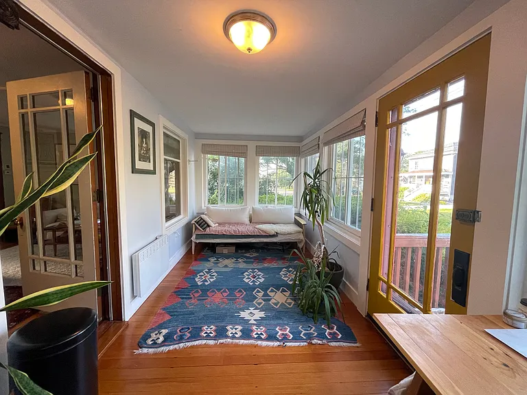 135 Anthoine St — Photo 3