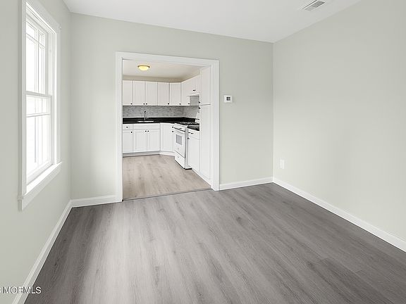 4th image of 89 Forest Ave #A