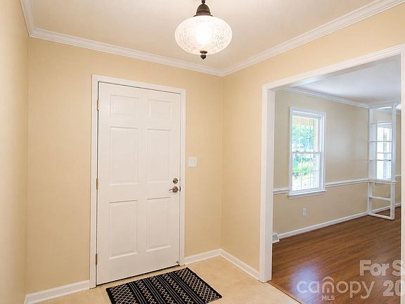 4th image of 2914 Dresden Dr