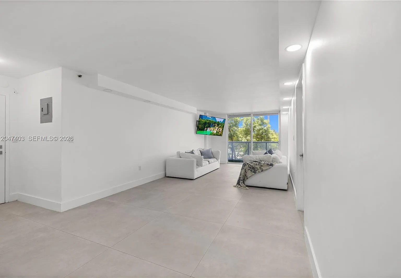 The Royal Club Condo — Photo 1