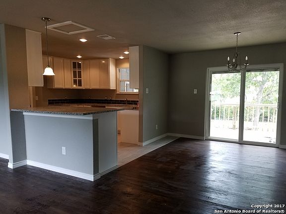 5th image of 140 Cloudhaven Dr