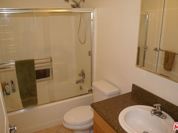2nd image of 285 N Ventura Ave APT 11