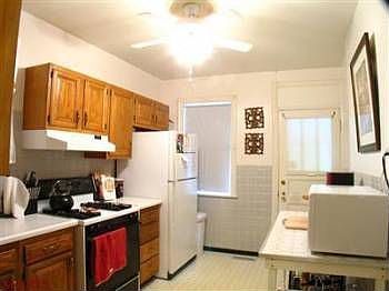 4th image of 4031 Bamberger Ave