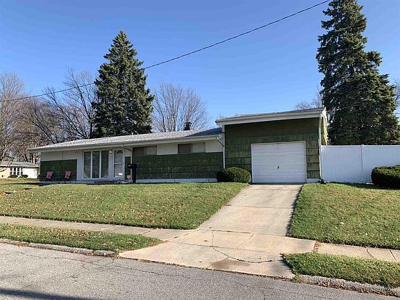 2nd image of 1304 Alpine Dr
