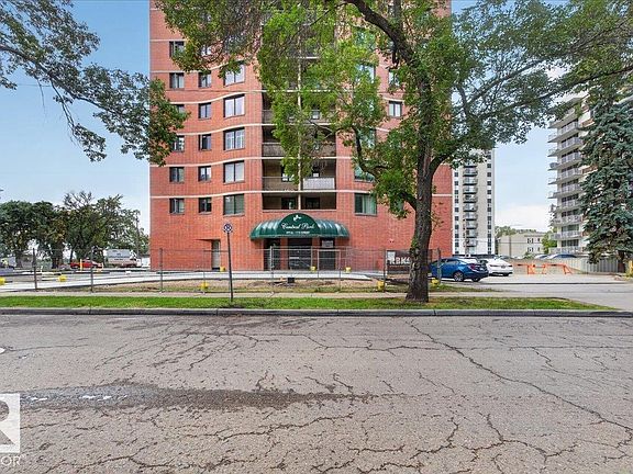 3rd image of 9916 113th St NW #1102