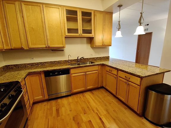 3rd image of 6444 W Belmont Ave APT 306