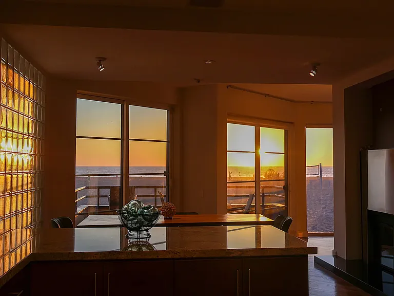 3509 Ocean Front Walk — Photo 9
