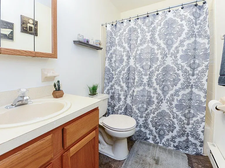Eatoncrest Apartment Homes — Photo 10