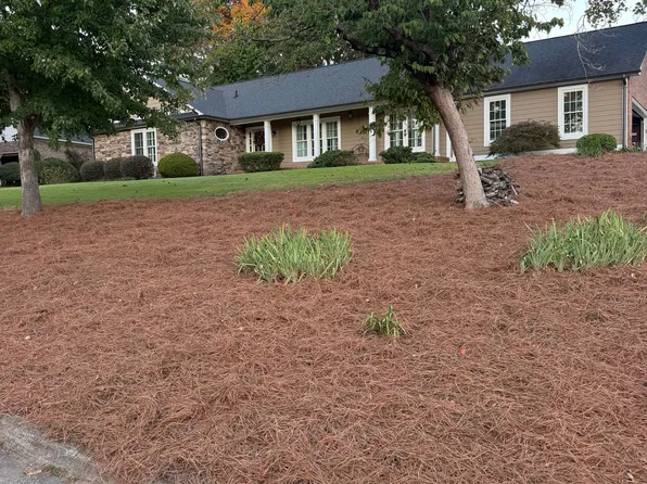 102 Sweetwater Rd, Greer, SC 29650