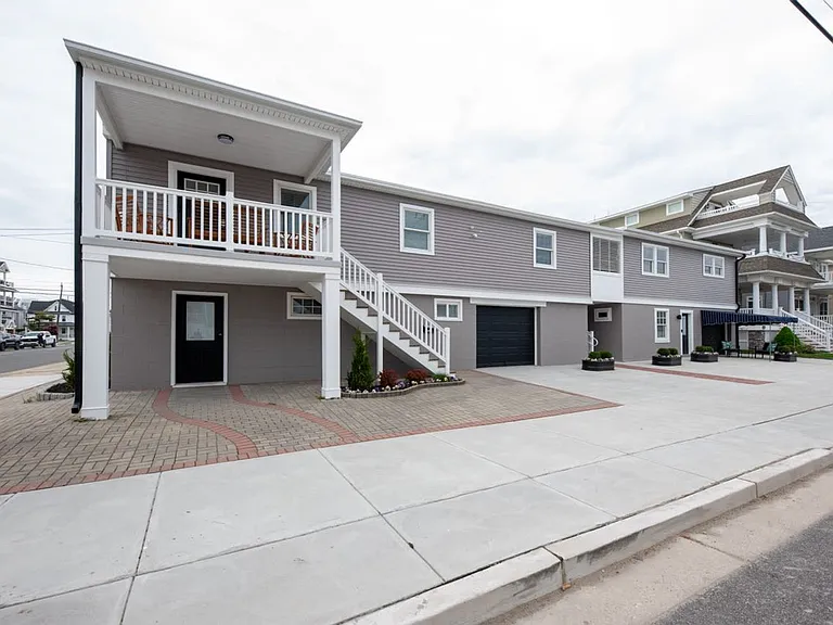 1142 Simpson Ave #ID1308992P — Photo 39