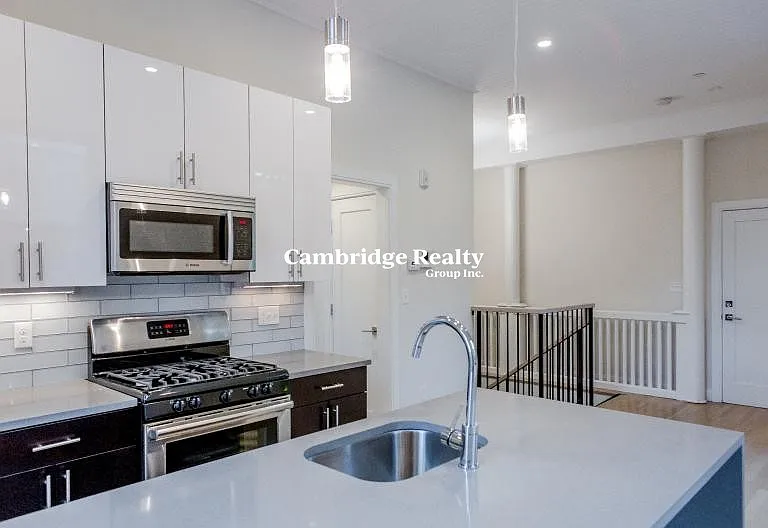 11 Newcomb St #3T — Photo 1