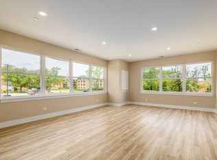 400 S Main Pl #A18, Carol Stream, IL 60188