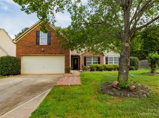 11009 Gold Pan Rd, Charlotte, NC 28215