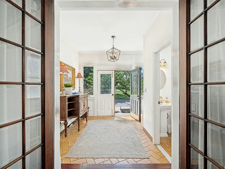 1016 Abbott Blvd — Photo 4