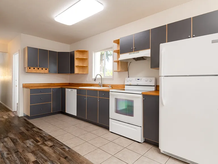 10261 Occidental Ave S — Photo 6