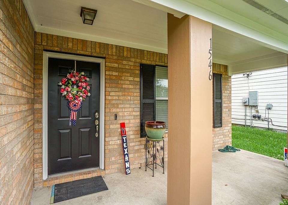 2nd image of 1546 Kew Garden Dr