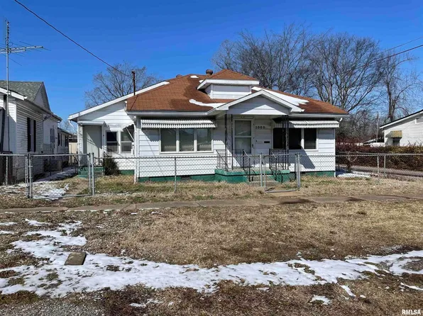 1009 Vienna St, Metropolis, IL 62960