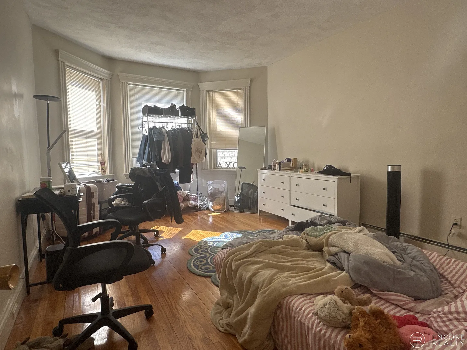 2 bed, 850 sqft, $3,450 — Photo 3