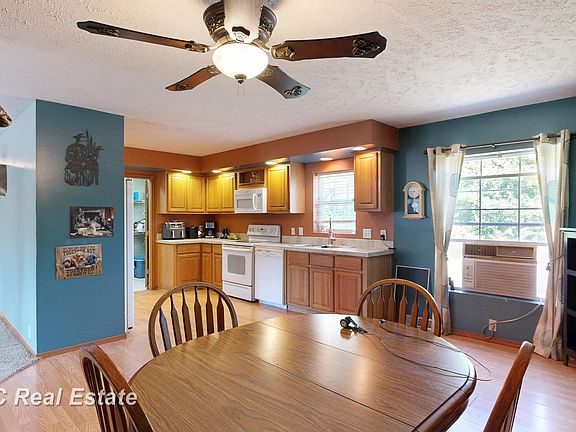 4th image of 3865 Mushroom Rd