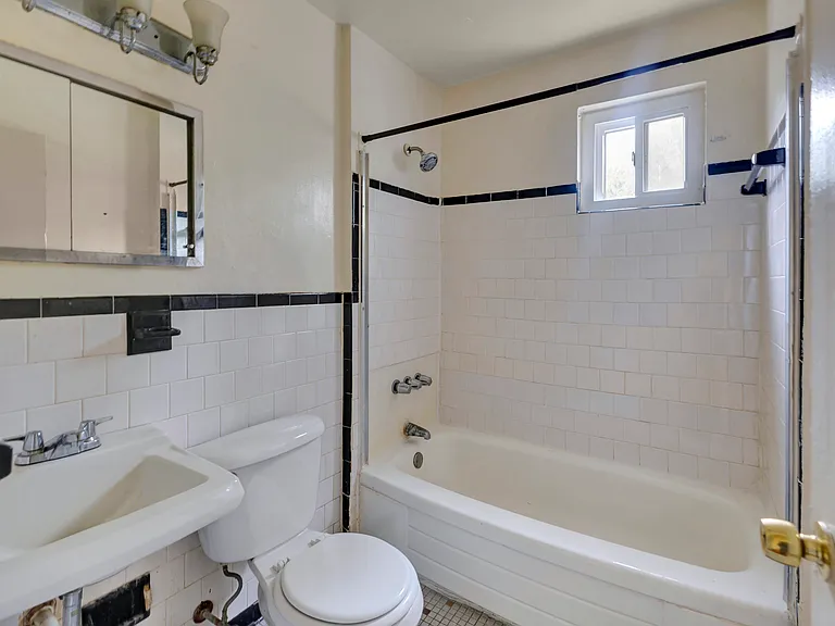 5704 Seymour Ave #10 — Photo 9