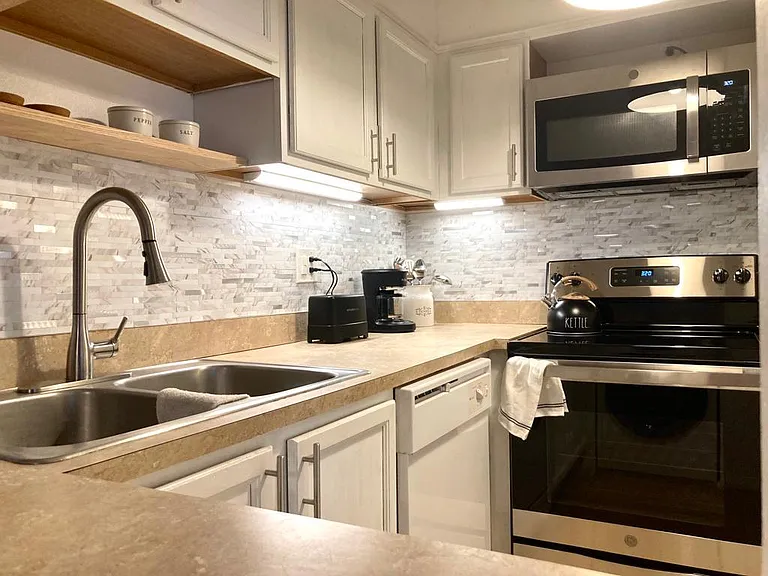 6519 W Newberry Rd #1205 — Photo 6