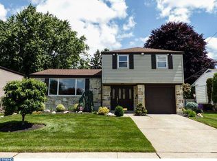 1139 Bloomdale Rd, Philadelphia, PA 19115