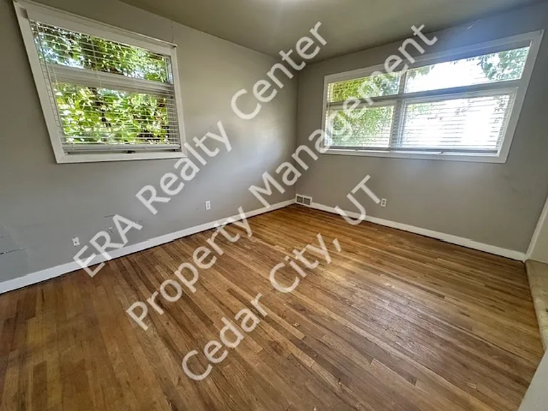 294 S Dewey Ave — Photo 17