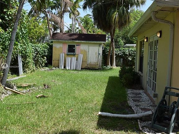 4th image of 8025 SW 62nd Pl #8025