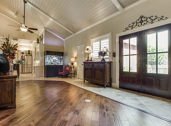 4th image of 139 Shoshone Dr