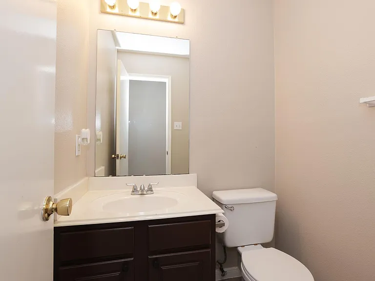 15422 Ferness Ln — Photo 18