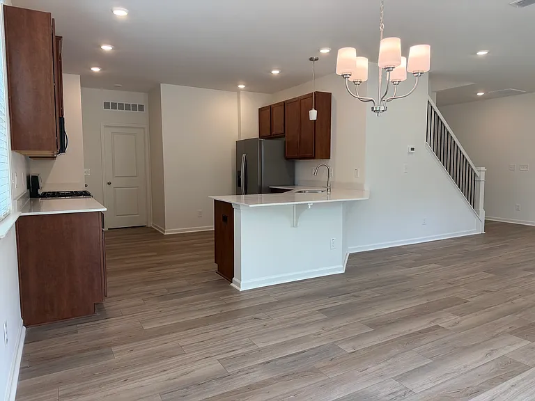 2409 Abbot Hall Dr — Photo 8