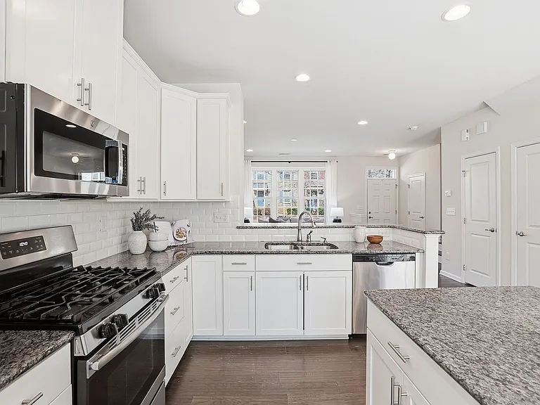 3047 Potomac River Pkwy — Photo 6