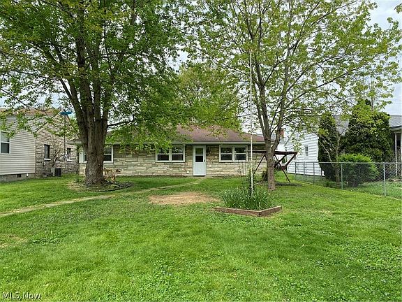 4th image of 2708 Harrison Ave